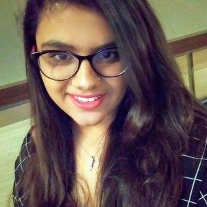 Meet your Posher, Aliza